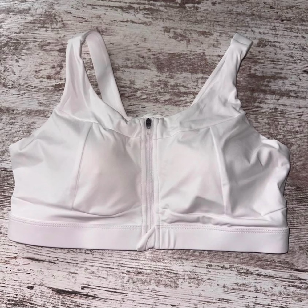 White Supportive Zip-Front Bra for Active Comfort